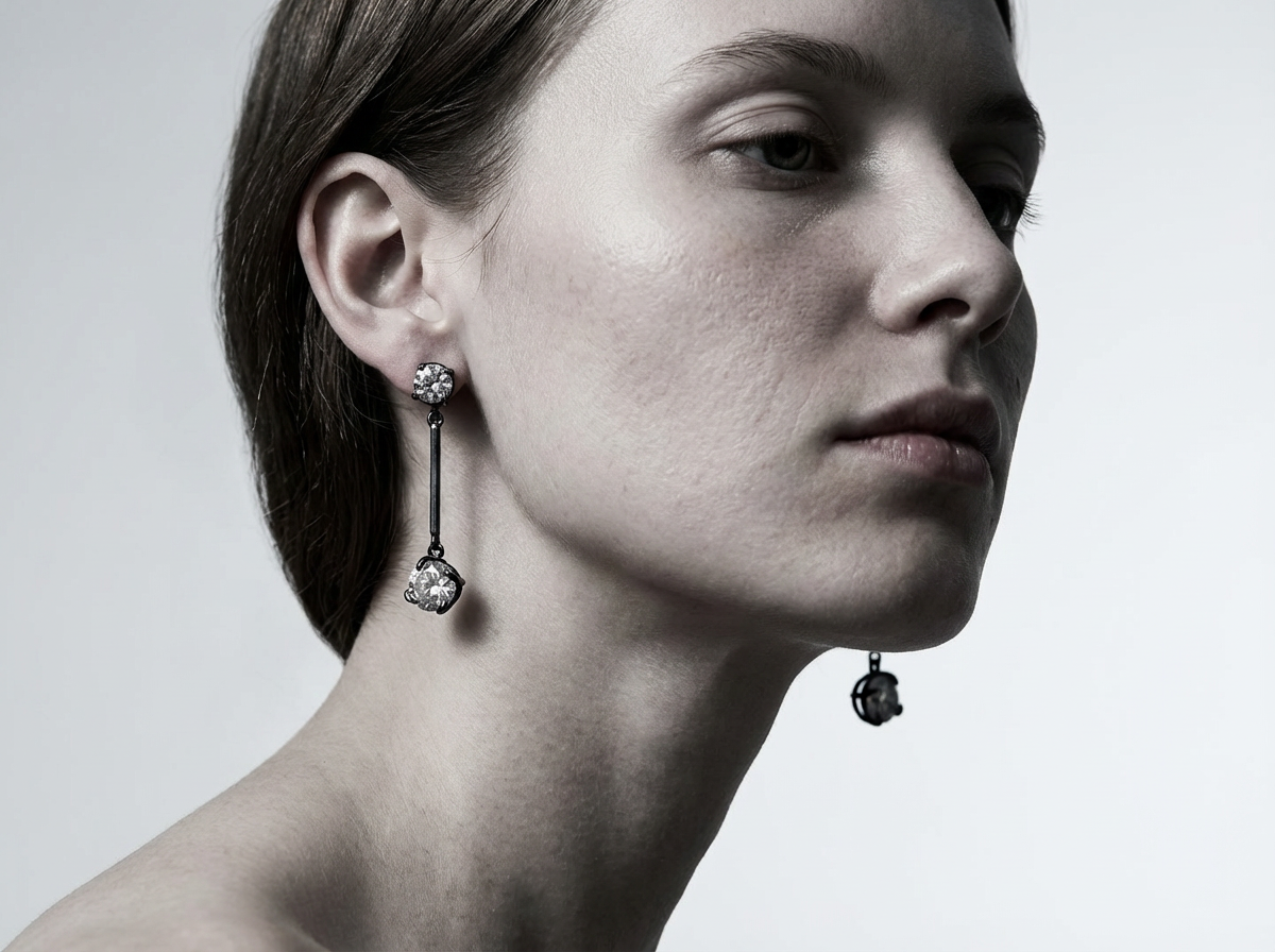DISCORDIA earrings