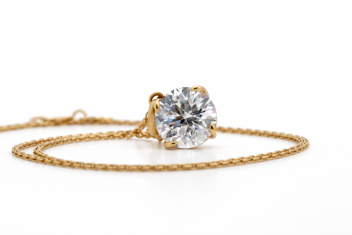 BETWEEN PENDANT